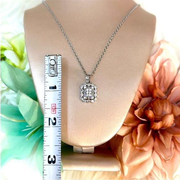 Diamond Simulate Pendant Necklace NEW - Picture 4 of 6